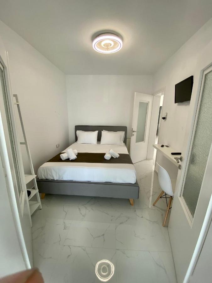 Candi Central Apartments Неос-Мармарас Экстерьер фото